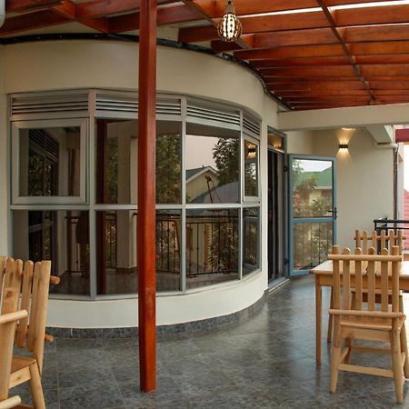 Silver Oaks Hotel Boma Fort Portal Экстерьер фото