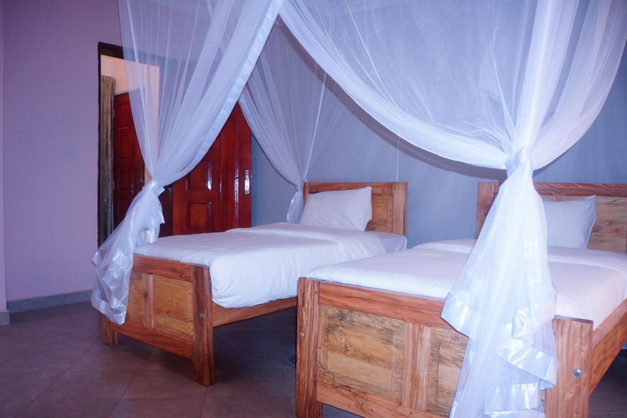 Silver Oaks Hotel Boma Fort Portal Экстерьер фото