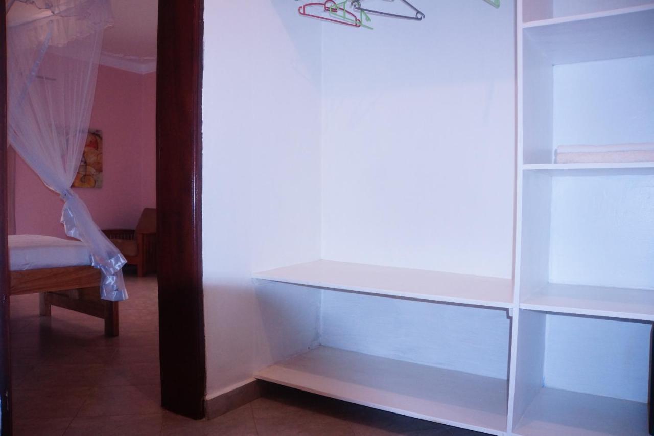 Silver Oaks Hotel Boma Fort Portal Экстерьер фото