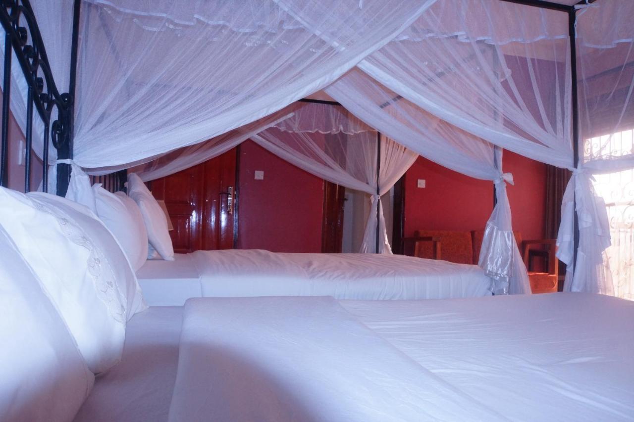 Silver Oaks Hotel Boma Fort Portal Экстерьер фото