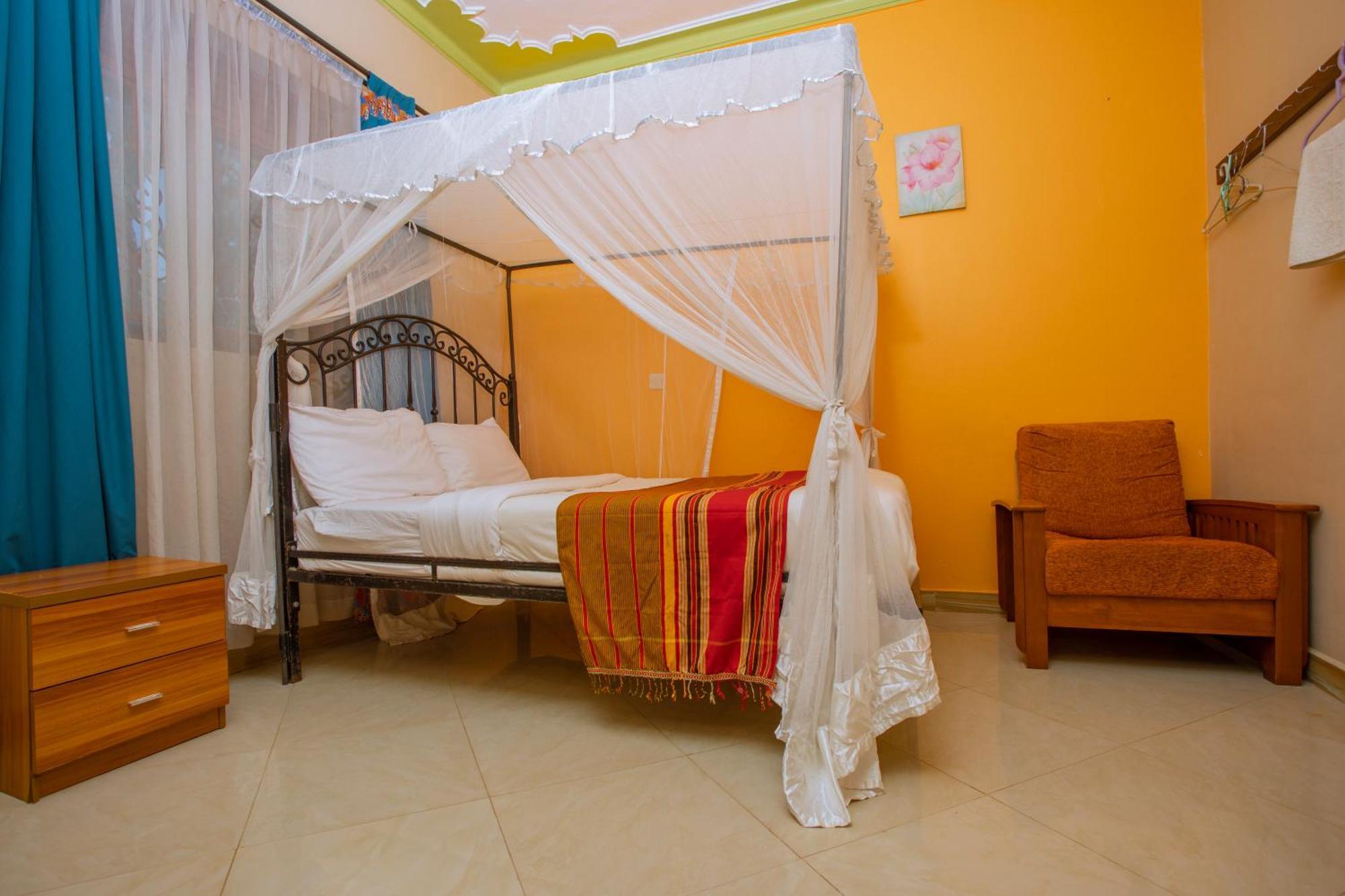 Silver Oaks Hotel Boma Fort Portal Экстерьер фото