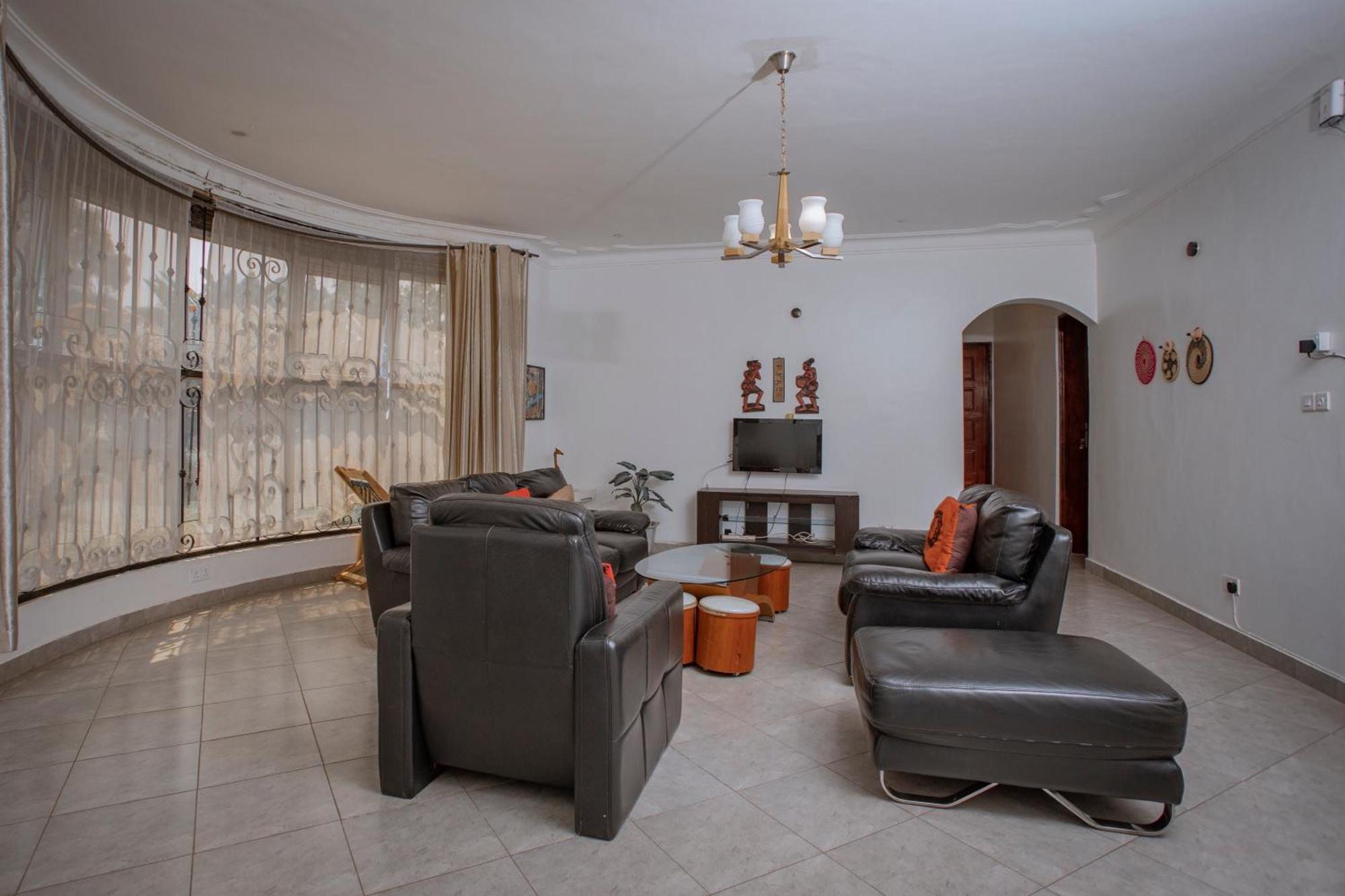 Silver Oaks Hotel Boma Fort Portal Экстерьер фото