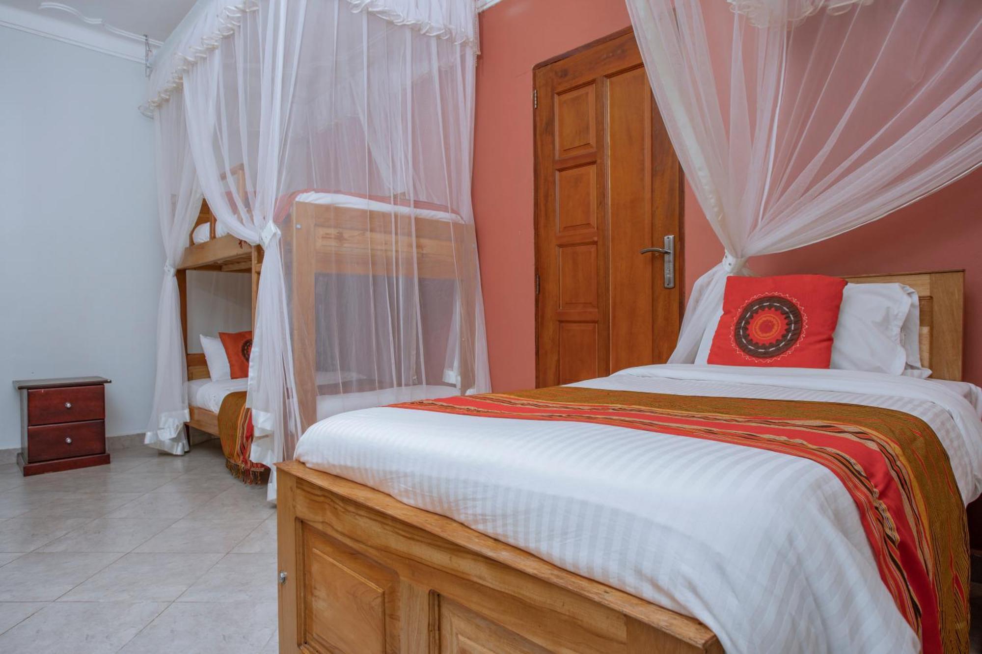 Silver Oaks Hotel Boma Fort Portal Экстерьер фото