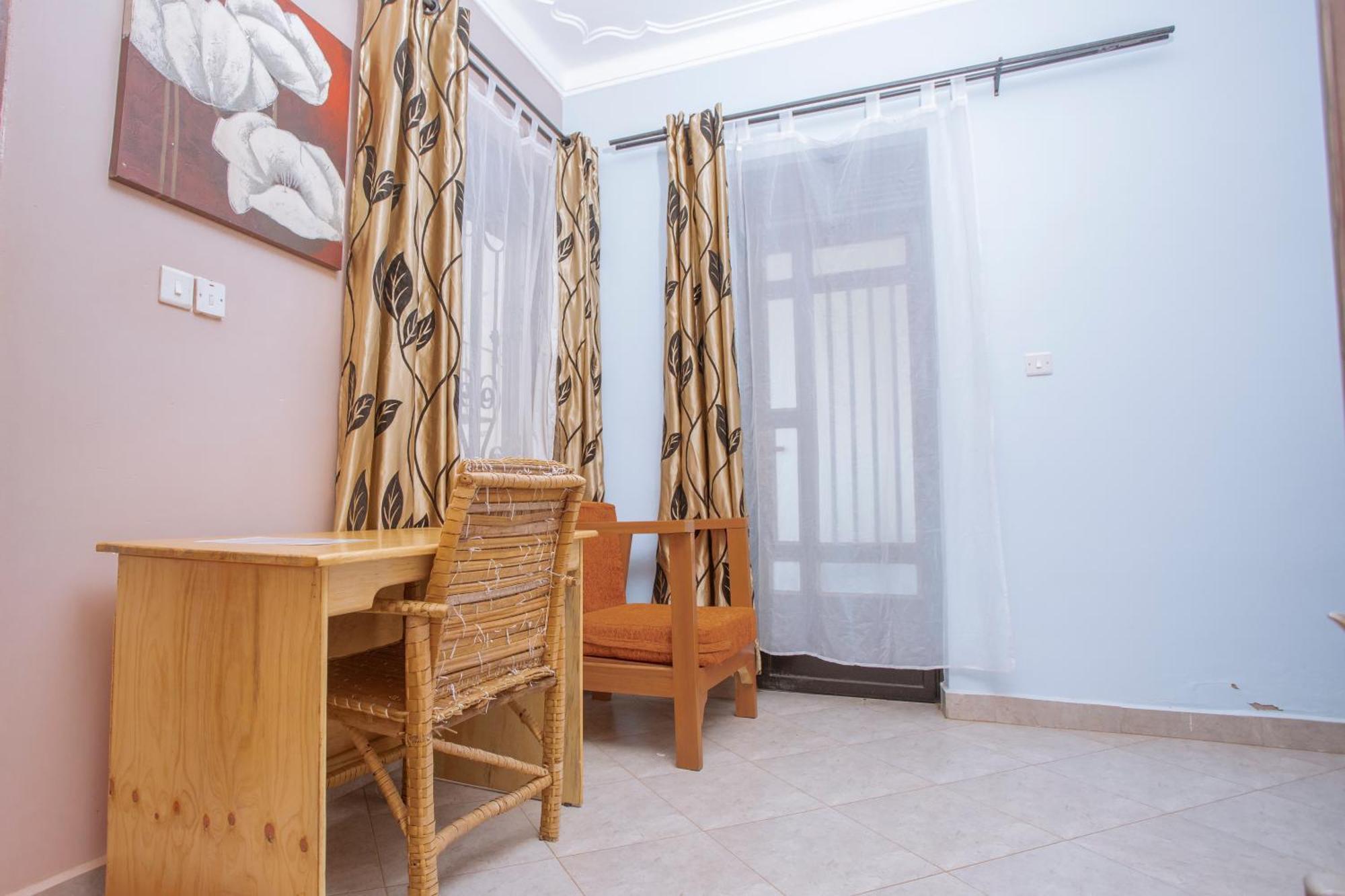 Silver Oaks Hotel Boma Fort Portal Экстерьер фото