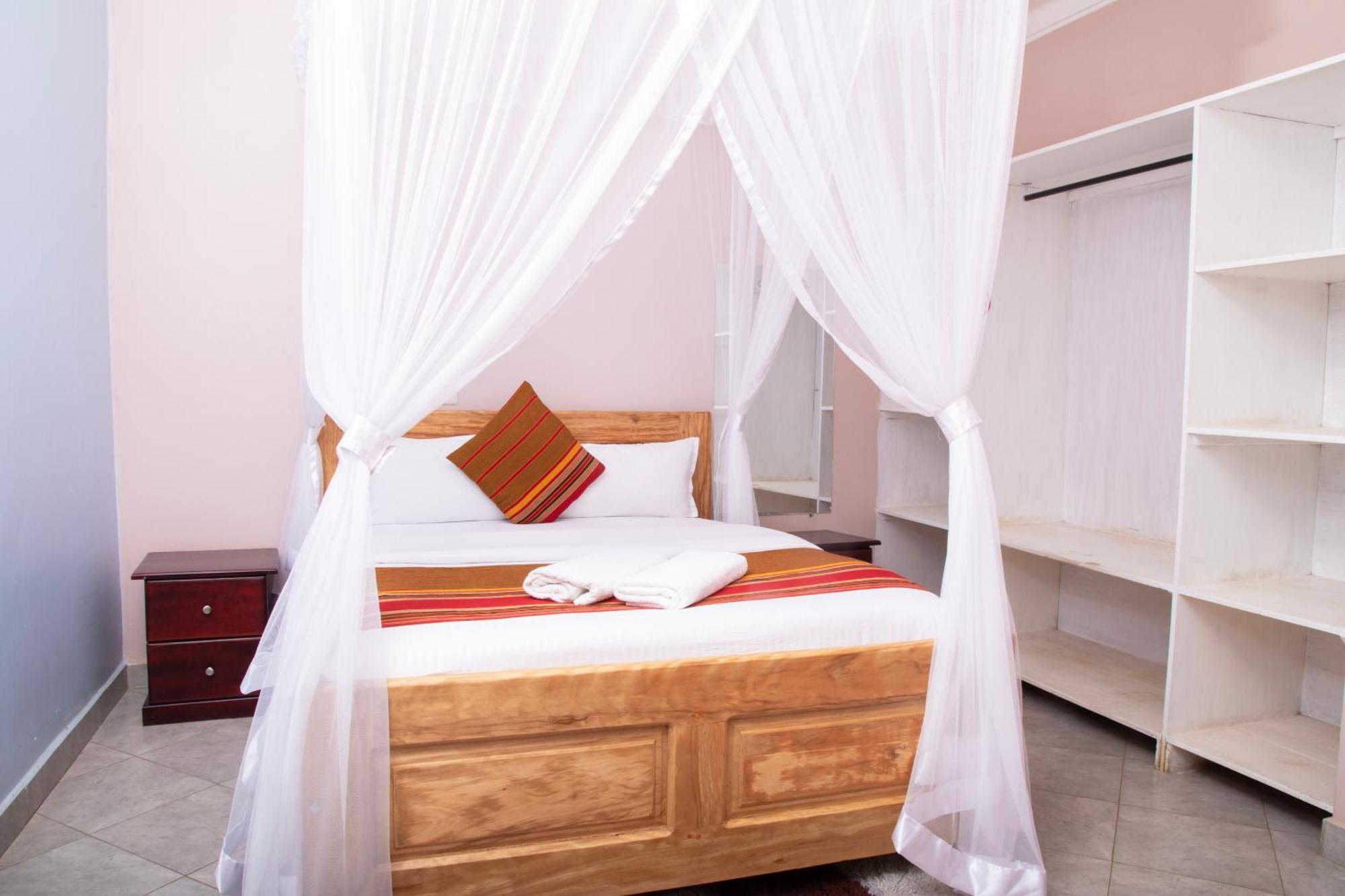 Silver Oaks Hotel Boma Fort Portal Экстерьер фото