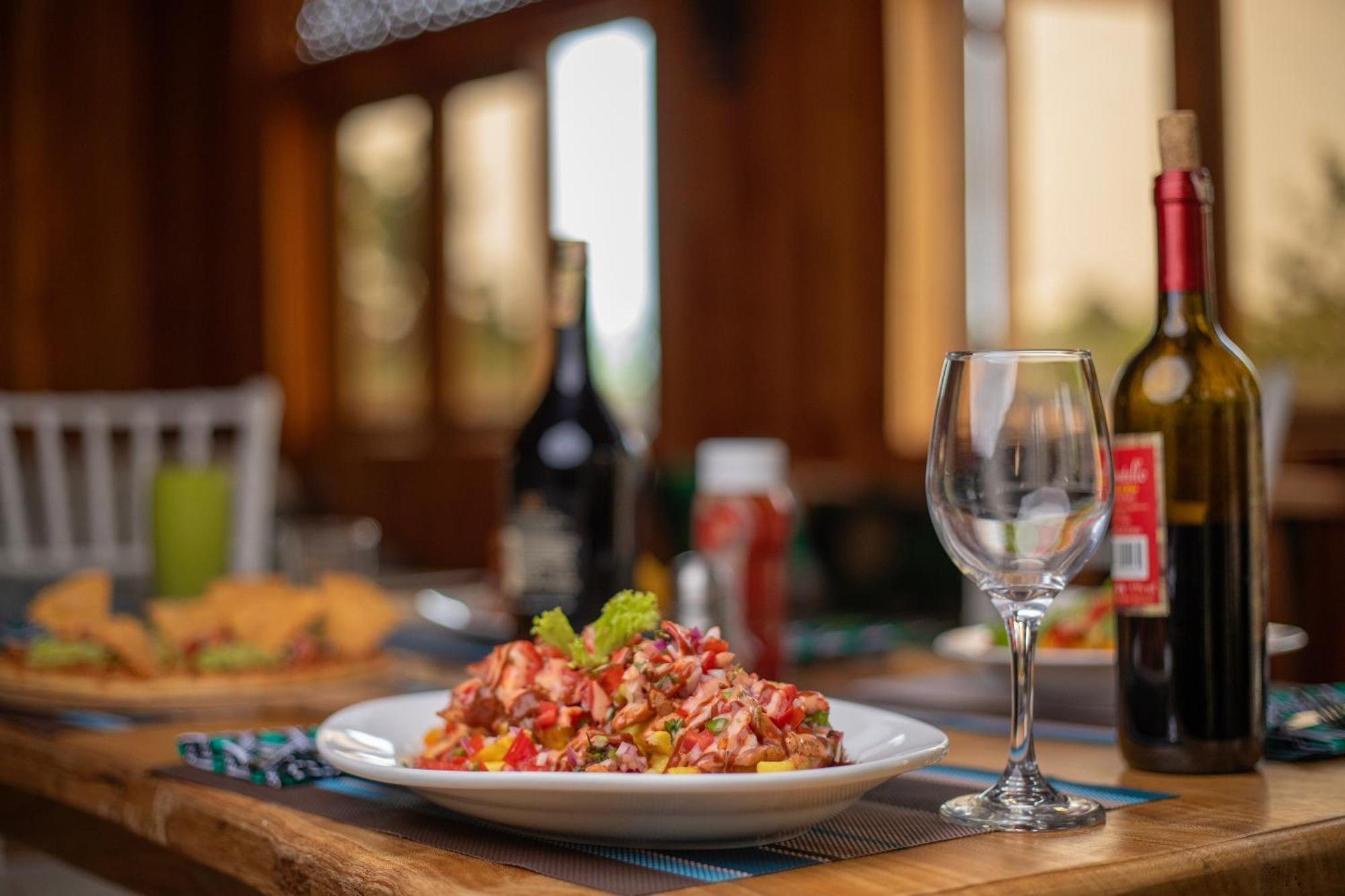 Silver Oaks Hotel Boma Fort Portal Экстерьер фото