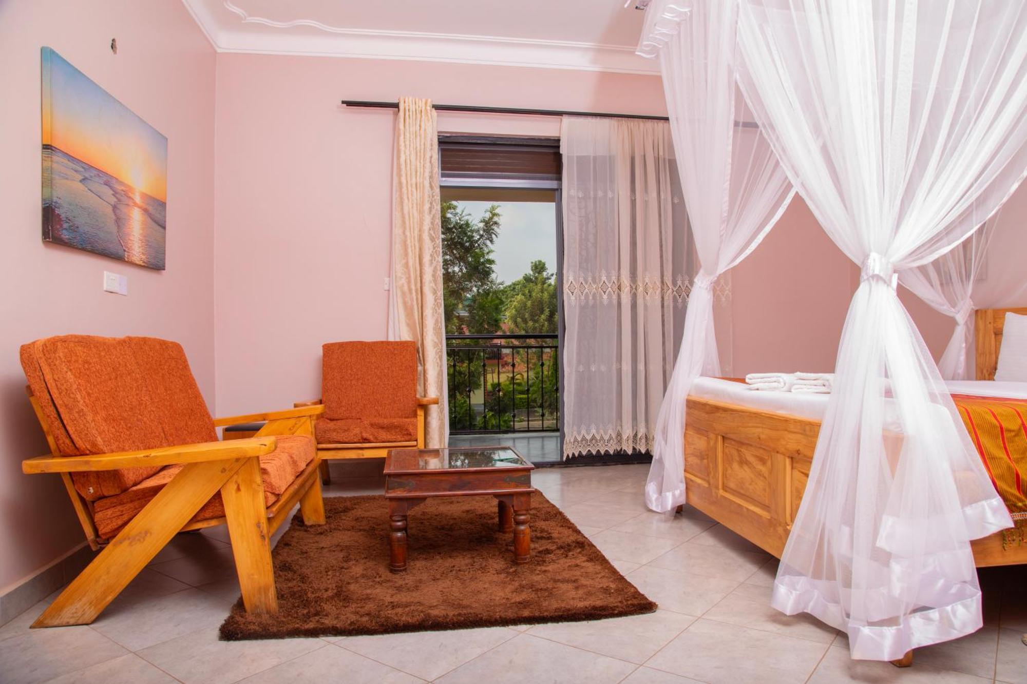 Silver Oaks Hotel Boma Fort Portal Экстерьер фото